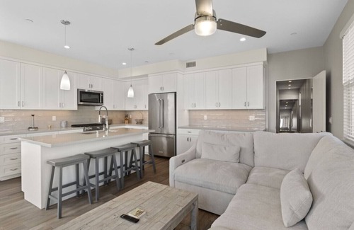 Central Mission Beach House | Ocean View Home in Mission Beach