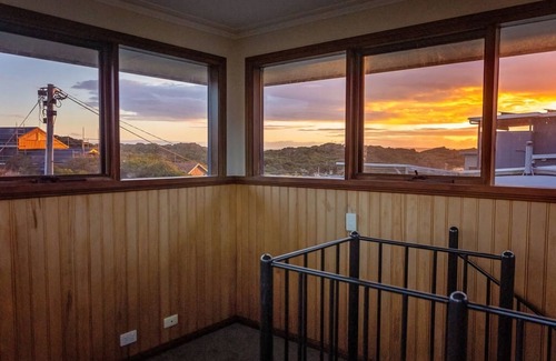 Sandy Point House | Ocean View Lookout, Sandy Point