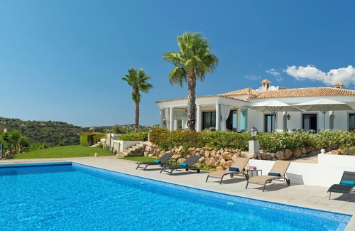 Quinta das Raposeiras Villa | Ocean View Luxury Villa with infinity pool, vineyard and subtropical garden