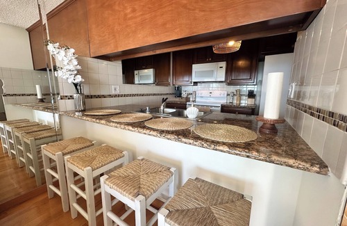 Ocean Park Bed & Breakfast | Ocean View One-Bedroom walking distance from the Santa Monica Pier!