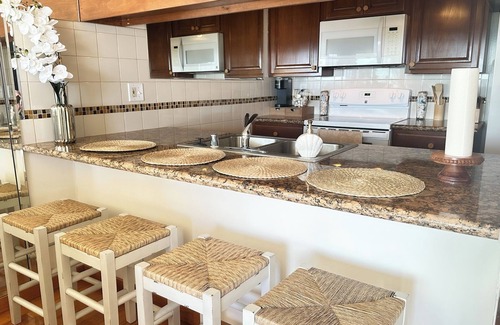 Ocean Park Bed & Breakfast | Ocean View One-Bedroom walking distance from the Santa Monica Pier!