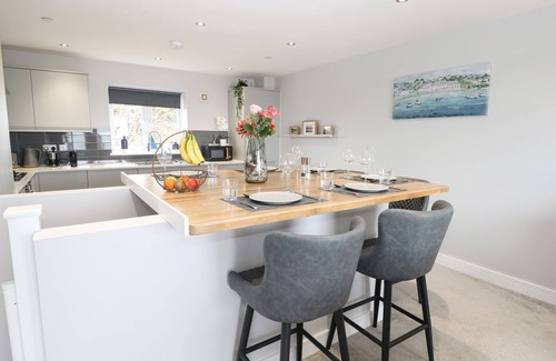 South Hayling Cottage | OCEAN VIEW, pet friendly, country holiday cottage in Hayling Island