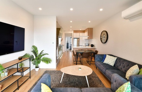 Orewa House | Ocean View Retreat - Orewa Beach