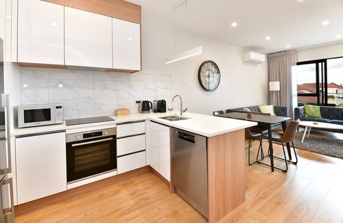 Orewa House | Ocean View Retreat - Orewa Beach