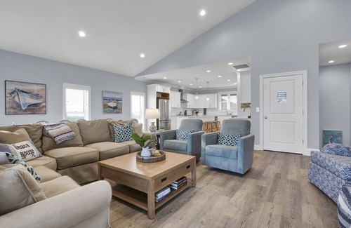 North Topsail Beach House | Ocean View Luxury: 8BR House, elevator, w/Pool & Hot Tub