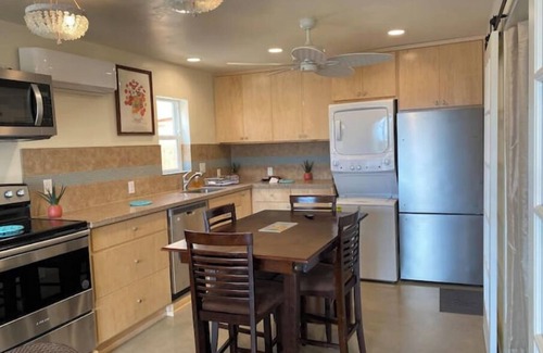 Rancho Palos Verdes House | Ocean view house, 1 bedrm, full kitchen & patio in Abalone Cove , RPV, private!