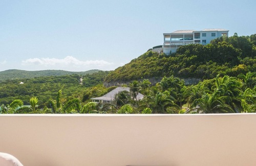 Freetown Villa | Ocean view Villa 521: 2-bedroom villa with stunning beach view