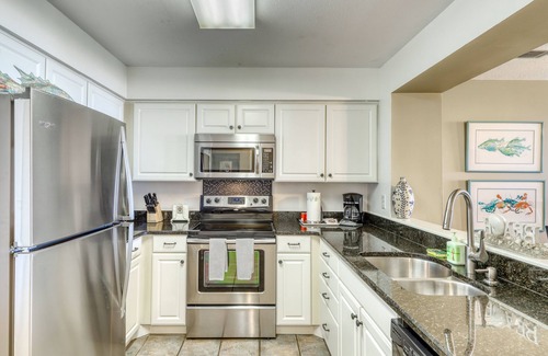 Isle of Palms Villa | Ocean-view villa at beachfront complex with pool - walk to golf, dining, & more