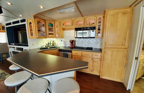 Key West Boat Rental | Ocean views! Luxury suites