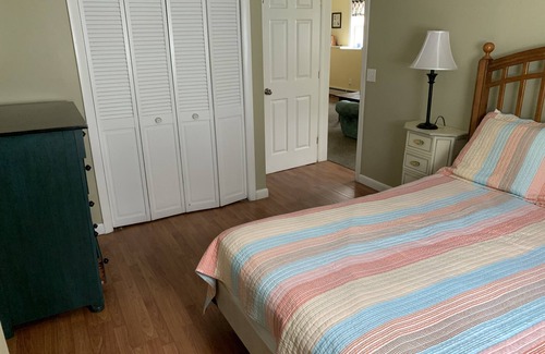 Narragansett House | Ocean Views/one Block To Scarborough Beach Narragansett Ri