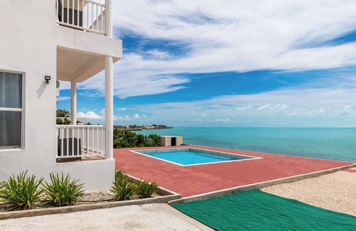 Juba Sound Apartment | Ocean Views & Pool | Near Grace Bay & Dining