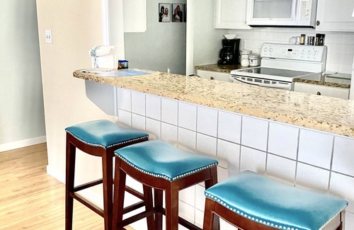 Townsend's Inlet Condo | Ocean Views! Top floor Condo in the Townsends House!