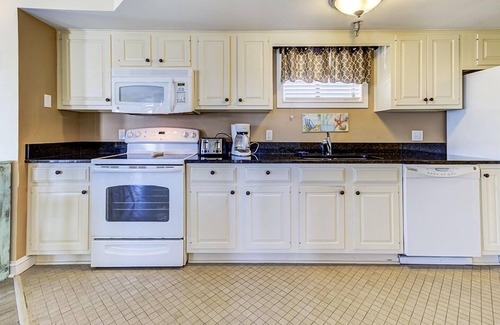 Wrightsville Beach Condo | Ocean Views, Balcony, Pool, STEPS to Beach Restaurants Shops
