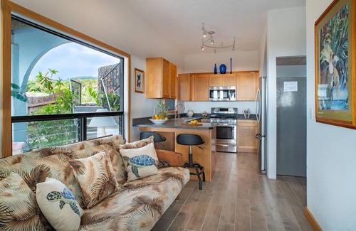 Kahaluu-Keauhou House | Ocean views w/breezes! Large Lanai, Kitchen, 2 bedroom - beautiful neighborhood