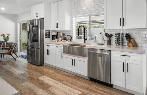 North Palm Beach House | Ocean Waves Escape! An Upscale Poolside Retreat!