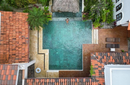 Mal Pais Villa | OCEANA ~ Beachfront luxury Villa ~ 4 Bedrooms ~ Vacation at the beach !
