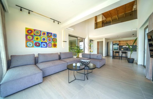 Kato Stalos Villa | Oceanea Estate: Walk to Beach/2 Villas/2 Pools/8 Bedrooms