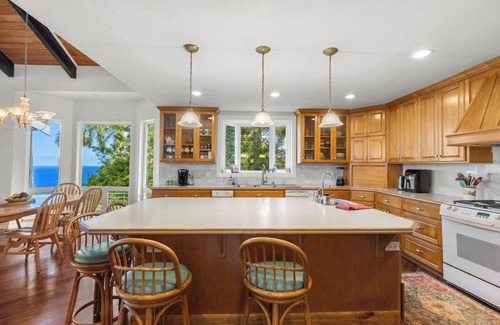 Ookala House | Oceanfront 5-bedroom house in Ookala