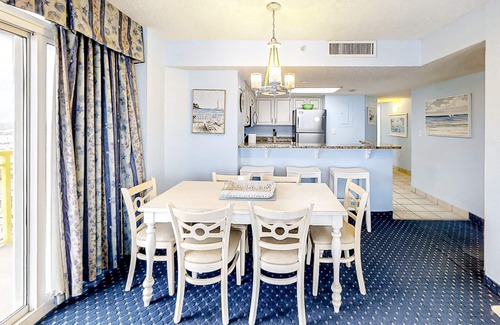 Crescent Beach Condo | Oceanfront, 6th-floor condo with balcony, W/D, & AC - pools, hot tub, & gym