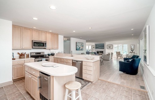 Atlantic Beach House | Oceanfront 7 BR, private beach access, 3 levels of beachfront decks