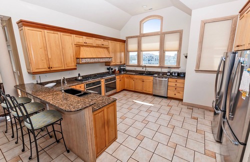 Pine Island House | OCEANFRONT, 7 BRs, Ocean Views, Pool table, Pool, Private Beach Access, PI26, Atlantis