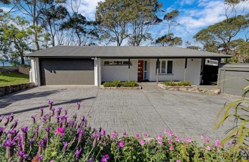 Lilli Pilli House | Oceanfront Beauty in Lilli Pilli
