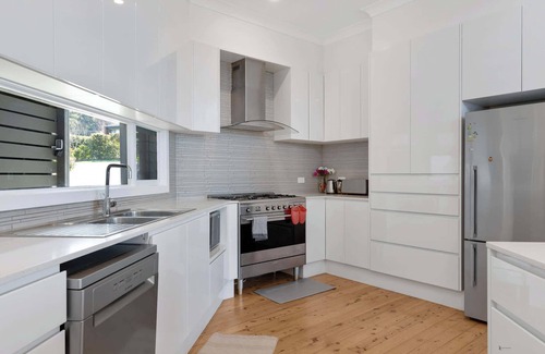 Lilli Pilli House | Oceanfront Beauty | Lilli Pilli, Pet-Friendly,WiFi