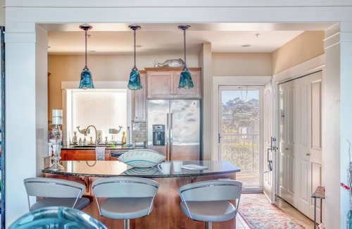 Newport Condo | Oceanfront Condo with Fantastic View!