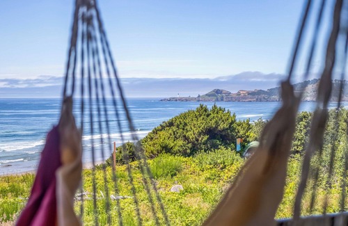 Newport Condo | Oceanfront Condo with Fantastic View!