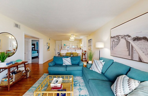 Rodanthe Condo | Oceanfront condo with outdoor pool, W/D BBQ, and balcony