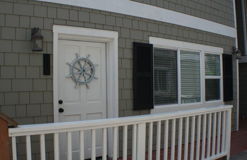 Eastern Malibu Apartment | Oceanfront Cottage On Sandy Carbon Beach – Pelican