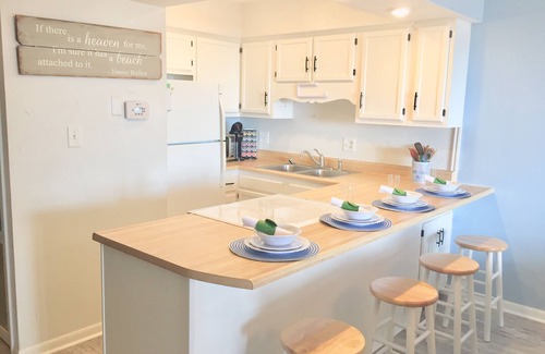 Wilmington Beach Condo | Oceanfront Getaway-Carolina on My Mind