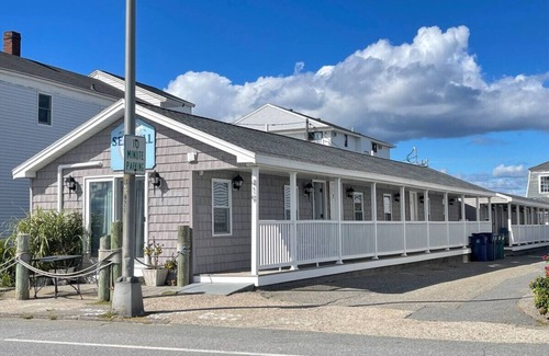 Hampton Apartment | * *Oceanfront | Hampton Beach | Pet Friendly* *