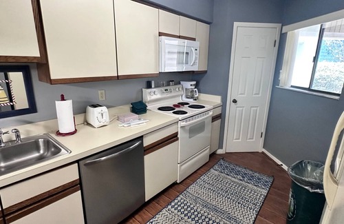 Butler Beach Apartment | Oceanfront Hibiscus A103 Bliss Free Tix