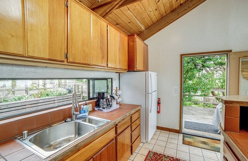 Manchester House | Oceanfront Irish Beach Home: Private Beach Access!