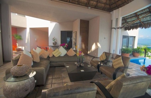 La Punta Villa | Oceanfront Luxury Villa in Gated Community