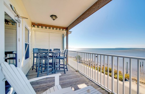 Cedar Key House | Oceanfront Oasis in Cedar Key w/2 Balconies!