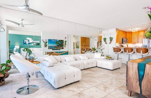 Ala Moana Condo | Oceanfront Penthouse - Zen Oasis Waikīkī