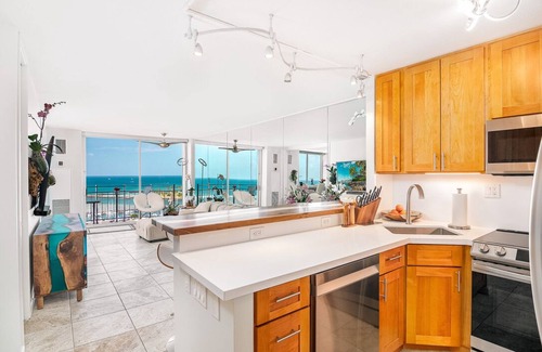 Ala Moana Condo | Oceanfront Penthouse - Zen Oasis Waikīkī