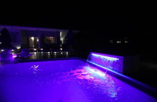 Cockburn Town Villa | Oceanfront Resort-Style Oasis -Private Pool & Car