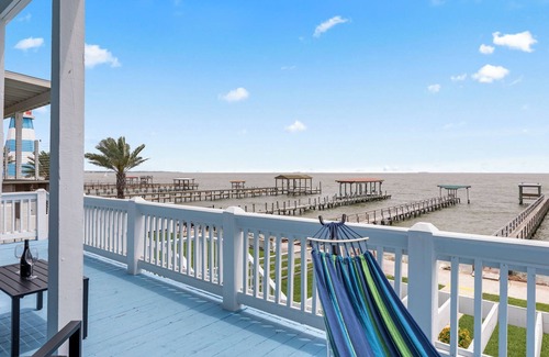 Clear Lake Shores House | Oceanfront Retreat -Steps from Kemah Boardwalk! Last Minute Deals 832 628 7869!
