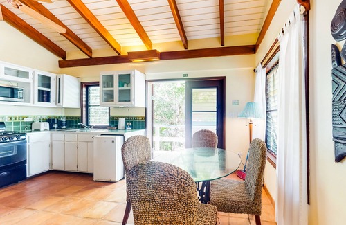 Cocoplum Condo | Oceanfront retreat with water view, pool, AC & free WiFi - easy beach access