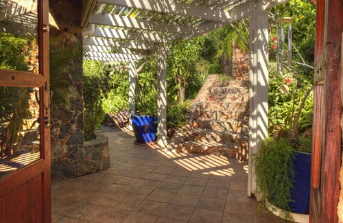 Hart Bay Villa | OCEANFRONT, STUPENDOUS SUNRISE TO SUNSET VIEWS, SEE OUR LAST MINUTE SPECIALS!