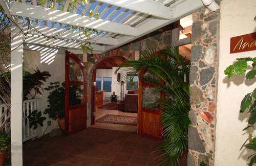 Hart Bay Villa | OCEANFRONT, STUPENDOUS SUNRISE TO SUNSET VIEWS, SEE OUR LAST MINUTE SPECIALS!