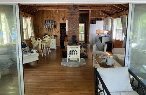 Harpswell Center Cottage | Oceanfront Sunrises & Sea Air – Harpswell Retreat