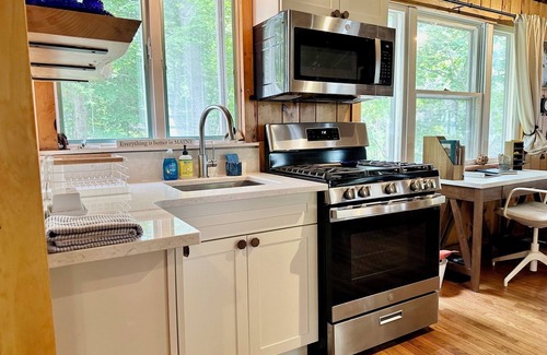 Harpswell Center Cottage | Oceanfront Sunrises & Sea Air – Harpswell Retreat