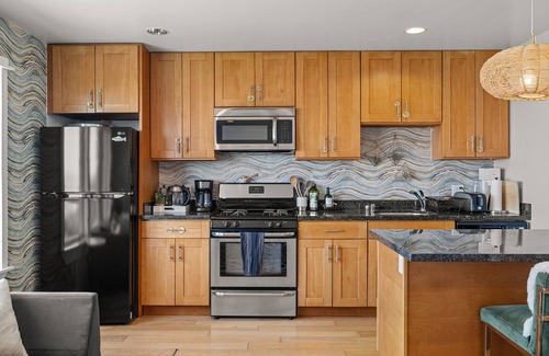 Parkside Apartment | Oceanfront & top-floor, 2-bedroom apartment in San Francisco