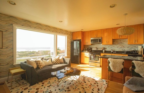 Parkside Apartment | Oceanfront & top-floor, 2-bedroom apartment in San Francisco