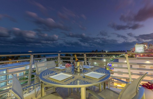 City Center Apartment | OceanFront Ultra Luxury Penthouse 09 Private Rooftop Hot Tub/Steps to Lincoln Rd