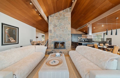 Neahkahnie Beach House | OCEANFRONT - Unobstructed views of the Pacific Ocean and NEAH-KAH-NIE Mountain